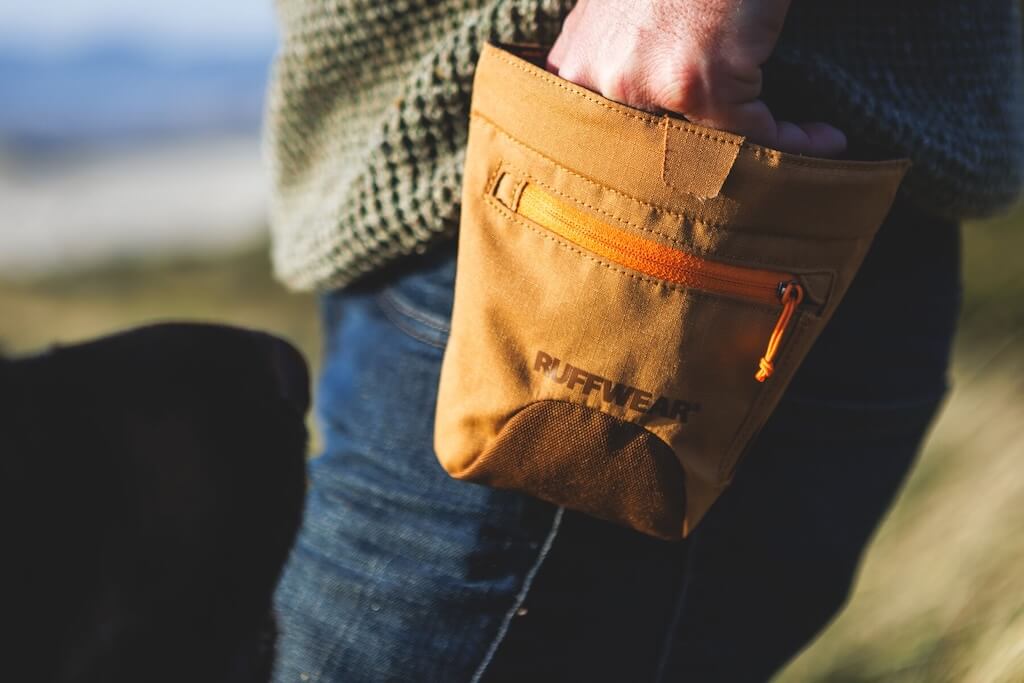 NEW Colours! Treat Trader Dog Treat Bag - Hands-Free Treat Bag